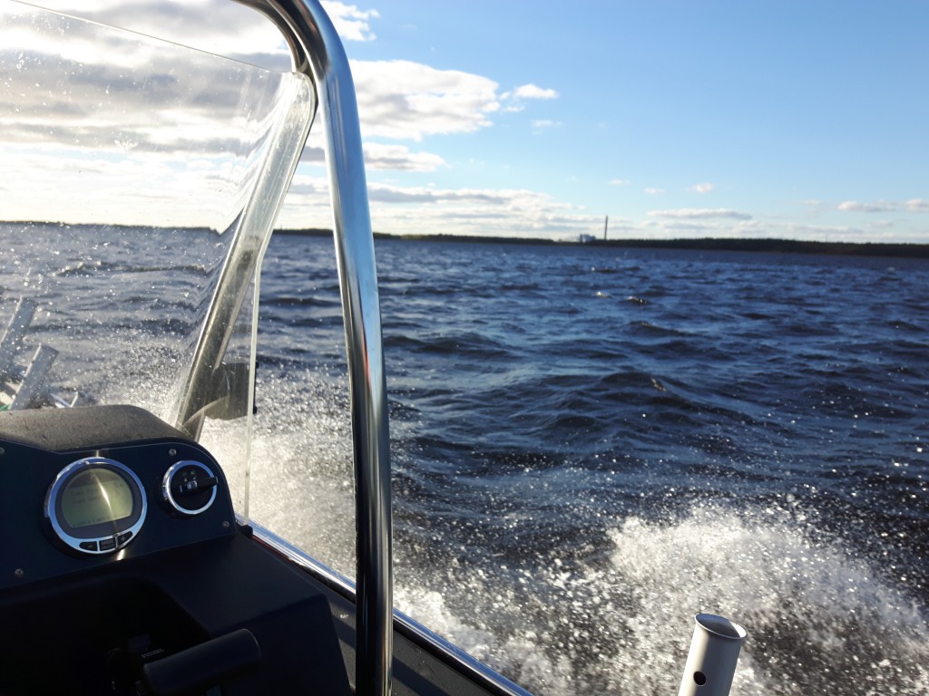 Friska vindar på Hammarösjön.